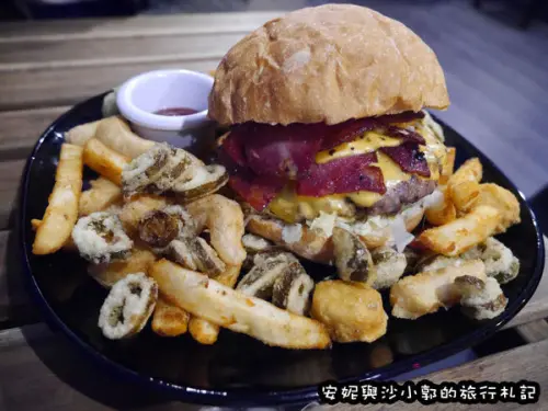 【新竹。東區】巨城周邊幽默可愛漢堡店  來吃個漢堡吧！每天都要Ｈａｐｐｙ　Ｅｎｄｉｎｇ-喜劇收場