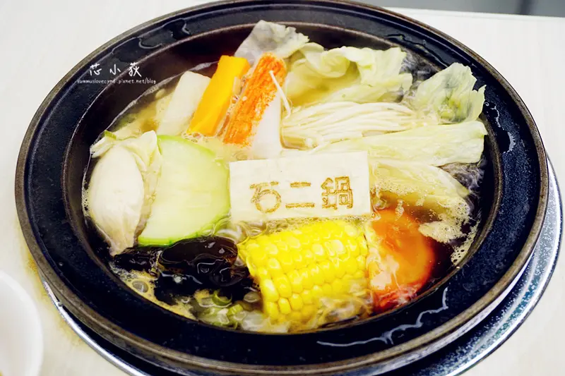 石二鍋(太平中山店)。王品集團平價小火鍋，218元起就可以享有火鍋套餐，石頭鍋清甜湯頭，不收10%服務費!