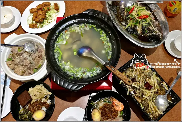 【新竹】這不科學！騰紅担仔麵，乍看以為是麵食館，但卻提供快各式熱炒、麵食、小吃，還有現撈台灣鯛，提供免費停車場，營業到清晨，竹科朋友聚餐好選擇