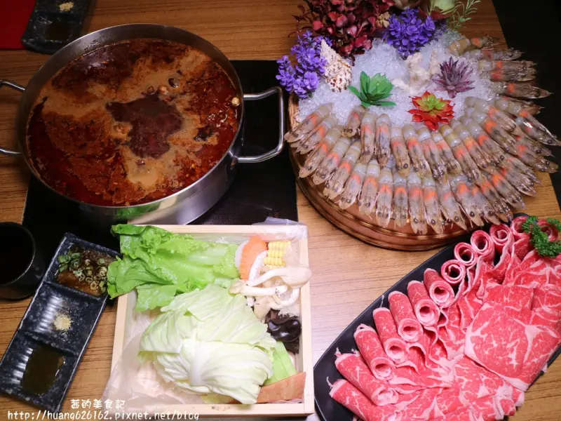 【台北中山區】點盎司肉品系列,加$388元就享有超大份量40隻藍鑽蝦『婧 Shabu (建國店)』紅麻辣鍋/翼板霜降牛/捷運松江南京站