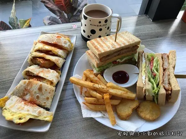 【竹北早午餐】吐司先生酥脆泰式豆腐蛋餅  芥末豬總匯吐司豐富拼盤