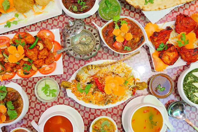 斯里印度餐廳：印度主廚做的道地印度料理 香料雞肉特味飯 印式寶萊雞丁 香料塔都腿骨 印度奶茶推薦！