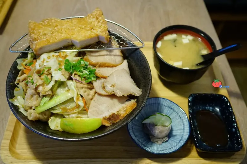 【板橋早午餐】御台所日式輕食早午餐 近致理科大 大份量！一次吃到三種豬料理！滿足～