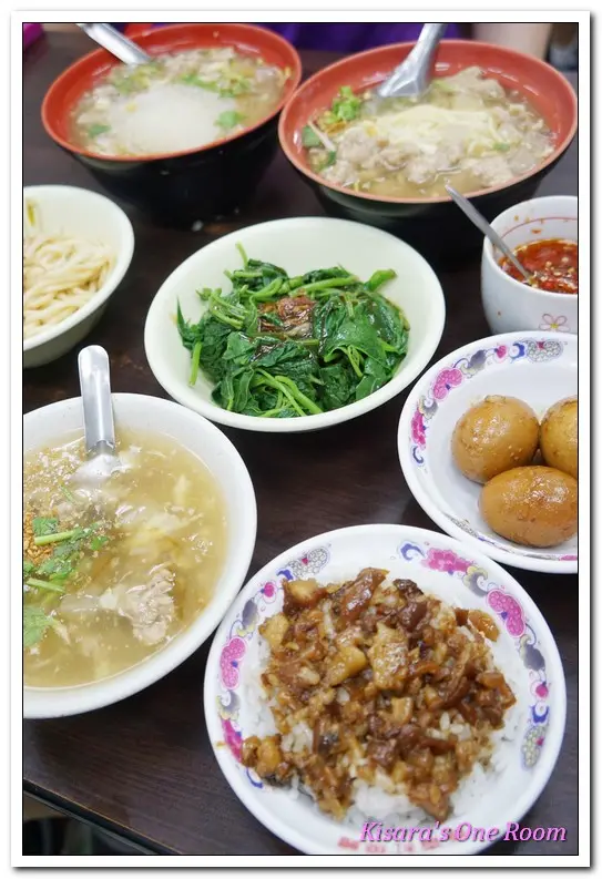 新北三重小吃．好呷滷肉飯配肉焿，最吸引人的銅板小吃──三重現做赤肉焿        
      