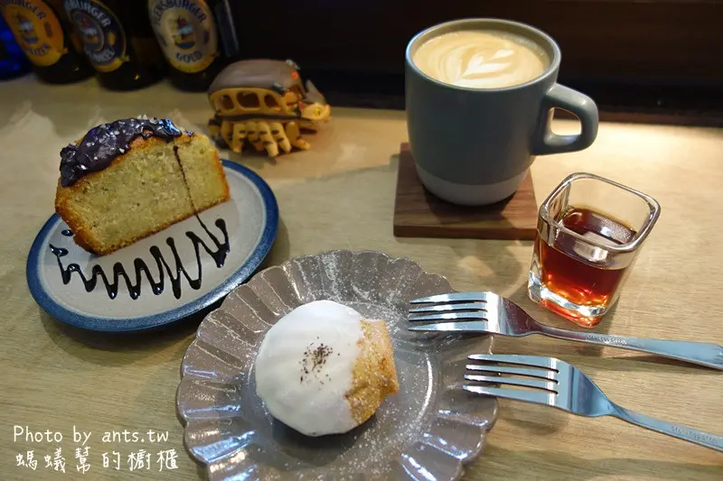 社頭豪珈琲|工廠二樓咖啡換新地點，社頭車站前簡約復古感咖啡館，拿鐵咖啡帶著獨特香氣…