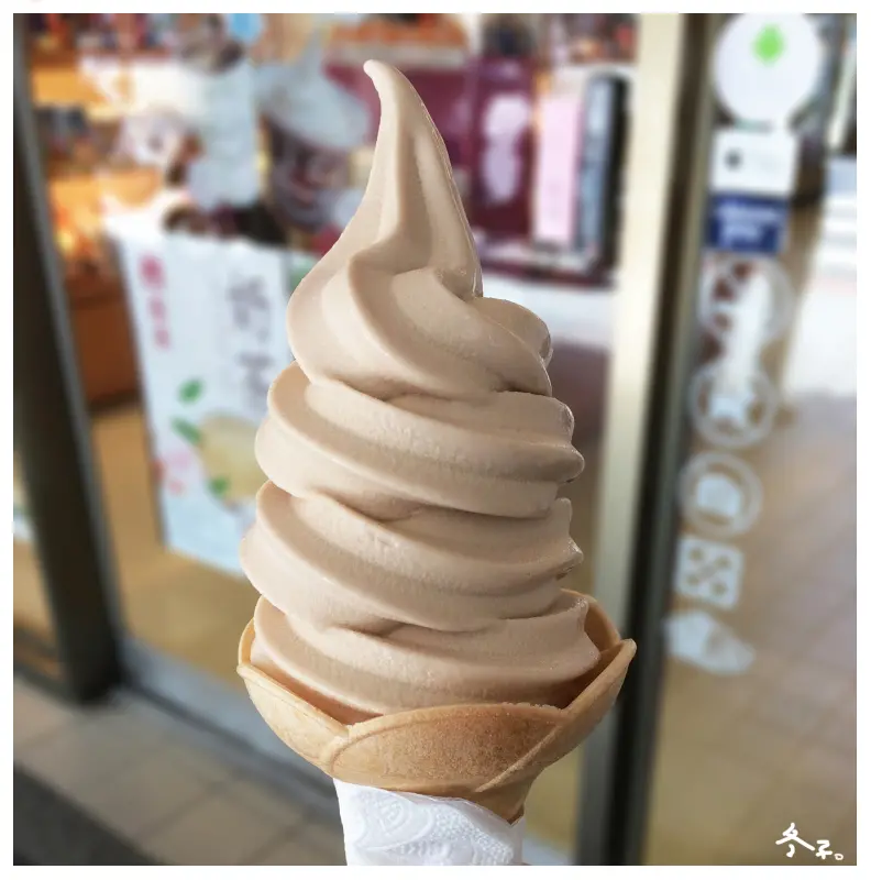 義美食品 - 義美奶茶霜淇淋，炎夏火熱上市♥