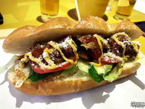 【新北。美食】 新莊區 / 透早日頭 Tozazto，養身紫米飯糰，超澎湃的黑胡椒猴頭菇彈堡，素食可，完整Menu，近新莊運動公園 / 近捷運新莊站