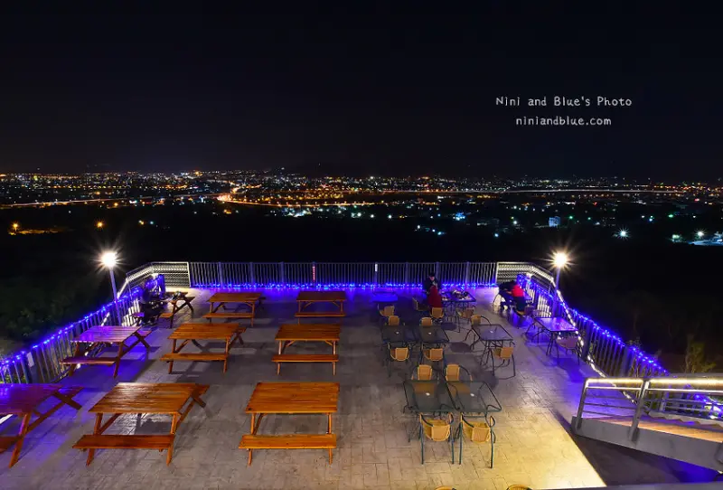 南投夜景餐廳，擁有180度無敵視角，坐看南投草屯百萬夜景-妮妮布魯