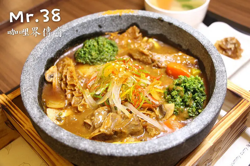 台中咖哩推薦【Mr.38咖哩界傳奇人物】老字號口碑店的平價咖哩美食 2018年推出新菜單啦~~~銷魂的香濃咖哩 令人念念不忘的美好滋味