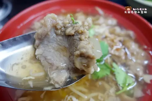 《苗栗．竹南》阿木師現做赤肉焿～每天現做新鮮赤肉焿，古法釀製滷肉飯，飄香一甲子的古早味，只要銅板價就能吃飽飽！歡迎加盟唷