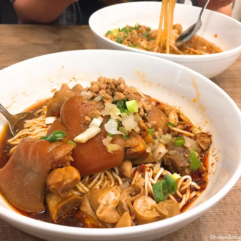 【台南】中西區 ★ 棒棒重慶小麵 - 麻花重慶另一系列分店，麻麻辣辣重慶小麵，肥腸豬腳好入味啊~