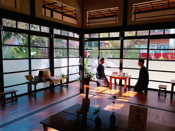 【一德洋樓1925伊就愛我】台中必遊景點/百年傳承禧院喜餅舖/羅布森冊惦免費參觀/布朗尼甜點/一德藝文茶館中式美食