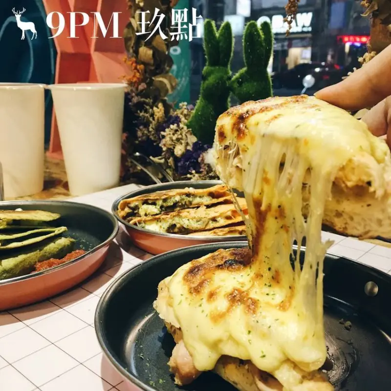 台中美食｜9PM 玖點-台中最邪惡宵夜登場，牽絲到無極限