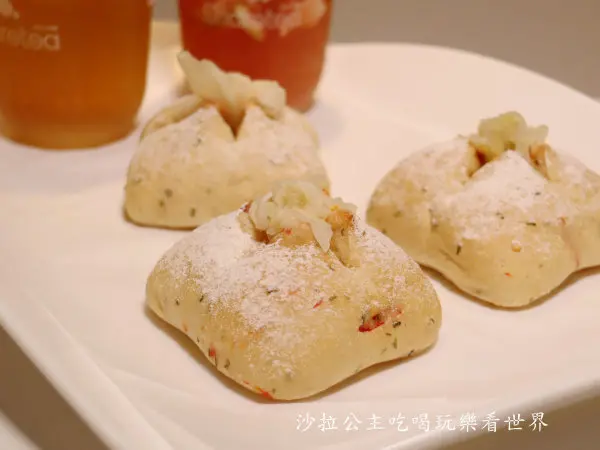 東區美食/是臭豆腐還是麵包『Sharetea全球旗艦總店』『Share le Pain』當小吃遇到麵包/捷運忠孝敦化站