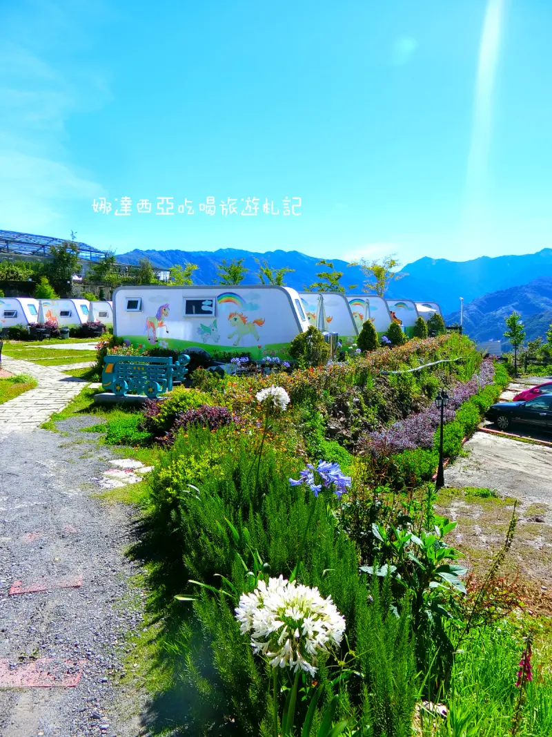 |南投×清境|海拔2050的驛馬棧露營車民宿.全台最高7-11就近在咫尺.麻雀雖小卻五臟俱全