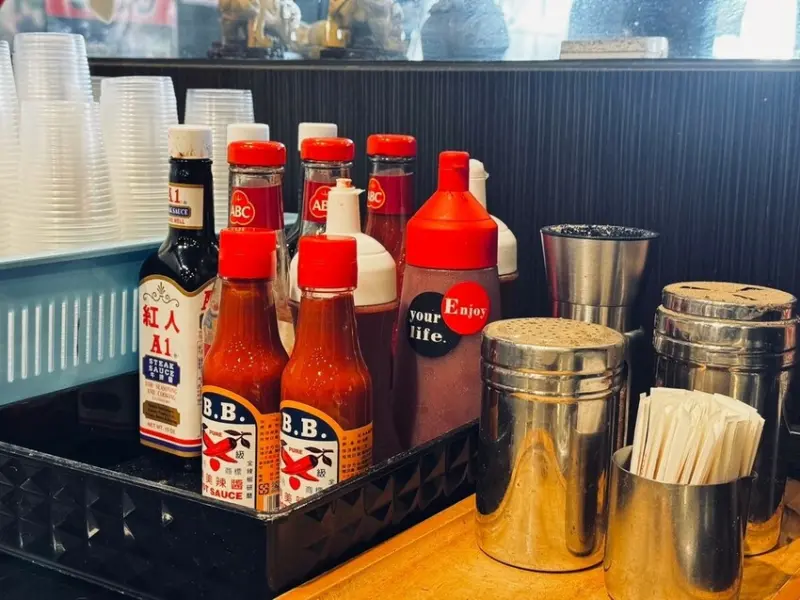 【台南牛排】魔力牛牛排館｜安南區平價鐵板牛排｜家庭用餐吃飯推