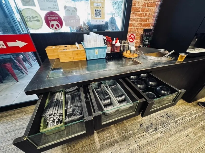 【台南牛排】魔力牛牛排館｜安南區平價鐵板牛排｜家庭用餐吃飯推