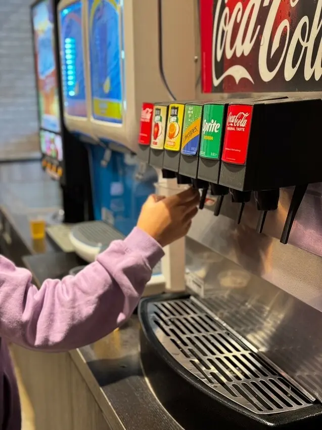 【台南牛排】魔力牛牛排館｜安南區平價鐵板牛排｜家庭用餐吃飯推