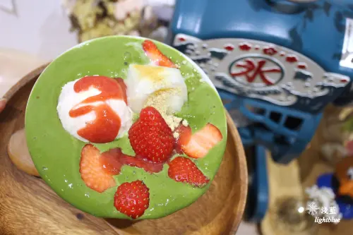 宜蘭美食：淺藍 × 小亀有 kaki gori～抹茶甜品便宜又好吃，店內復古小物與乾燥花超好拍