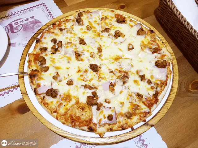 【新北三重】威立手工披薩 WEILI PIZZA | 巷弄好評隱藏美食 鄉村風親子小店 義大利麵和披薩都好吃 用料大方份量足 飲料喝到飽
