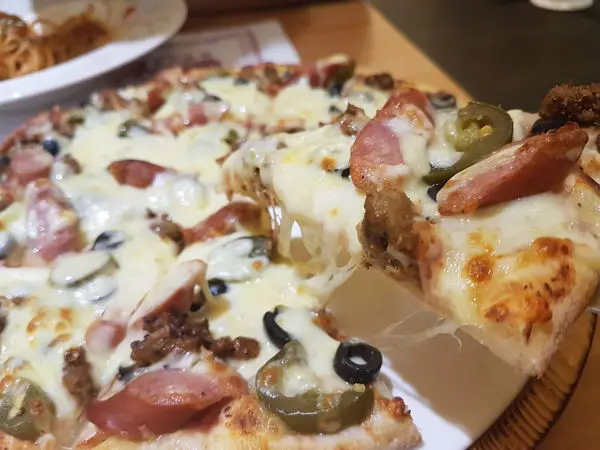 新北美食》威立手工披薩。披薩。溫馨的巷弄家庭式餐廳。三重站