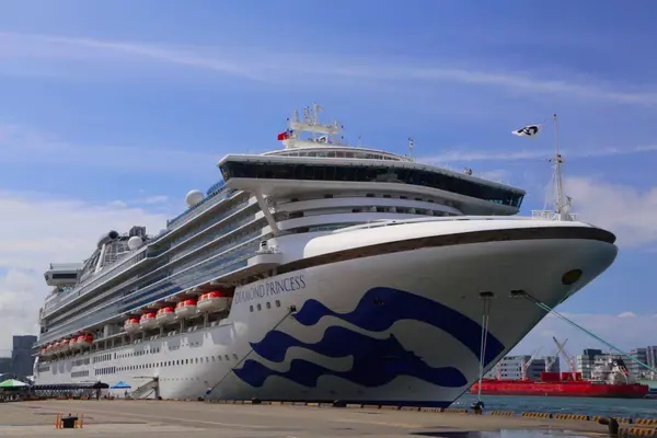 [旅遊]從高雄就可以搭郵輪出海囉!一次玩多國。藍寶石公主號就像海上渡假村，出遊的每一刻都不浪費@醒醒吧女孩們