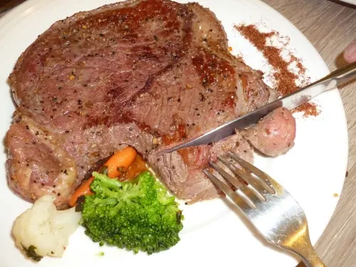 牛排大塊,豬腳美味,物超所值-YumYum好吃好吃体驗心得              