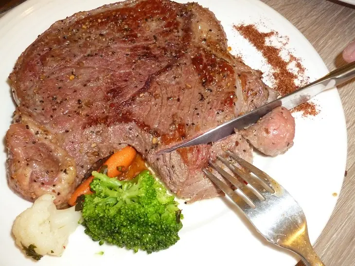 牛排大塊,豬腳美味,物超所值-YumYum好吃好吃体驗心得              