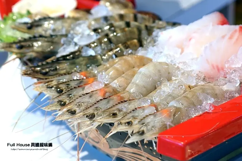 文末有優惠!!  江子翠 / 火鍋 ✿ Full House  異國風味鍋 ✿ 就算痛風也要吃的澎湃雙人豪華海陸套餐 / 平價高級肉 / 平價涮涮鍋 / 個人小火鍋  推薦 (完整菜單/價目表)