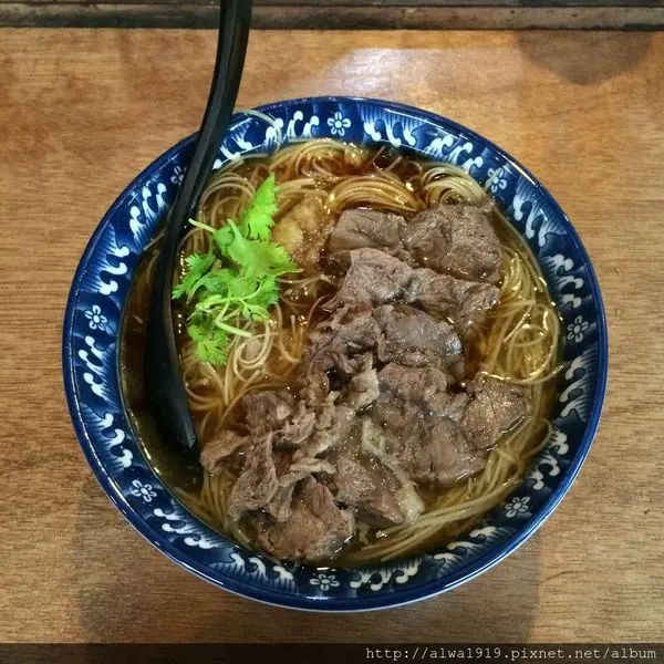 【新竹美食】享初食堂，傳承二代的媽媽味大腸麵線，居酒屋口味創新！原物料堅持故鄉台東好物，配上日本的富士山酒杯，享樂在今宵！(有影片)