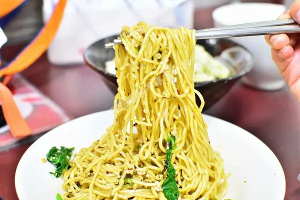 [高雄美食]獨特四川宜賓傳統麵食料理，麻辣口感快來挑戰吧!! -- 丁二姊燃麵(高雄美食推薦、高雄麵食館、高雄四川料理、高雄小吃、高雄麻辣麵)