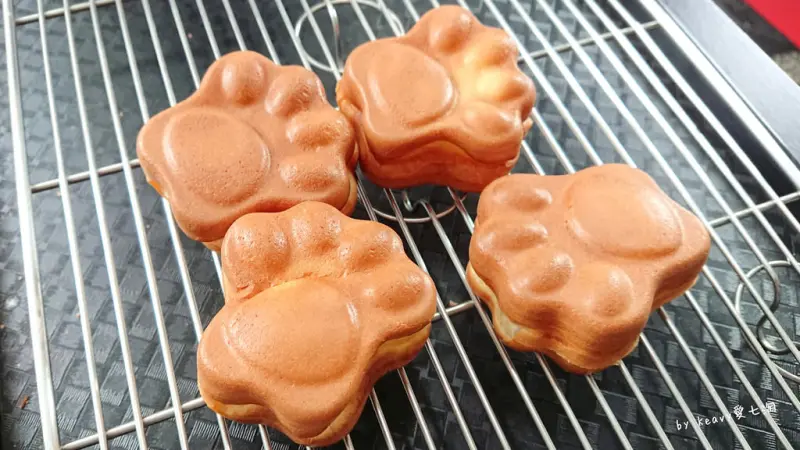 ★高雄新興區★【NAOMA那歐瑪烘焙】超萌貓爪冰燒雞蛋糕/蛋糕甜點店。