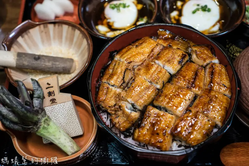 中南屯大江戶町鰻屋|吃烤鰻魚也能這麼親民價！台灣最大鰻魚飯專賣！職人研發自信之作，顛覆鰻魚飯印象。