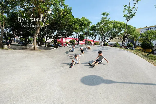 [新竹景點]新竹也有碗公溜滑梯了！微笑磨石溜滑梯邊轉邊溜新玩法｜攀岩、綠地草皮、體健設施，共齡城市綠廊休閒好去處