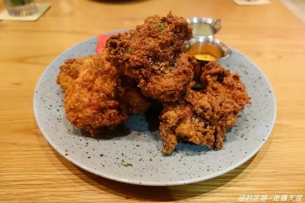 [食記] amba台北中山意舍酒店 - Buttermilk摩登美式餐廳 ~ 極酥脆美國阿嬤秘方炸雞