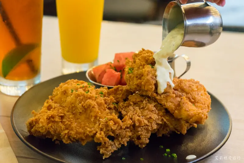 中山站美食》Buttermilk摩登美式餐廳 全球最好吃美國阿嬤秘方炸雞 原木碳烤牛排 - 艾莉絲愛旅行