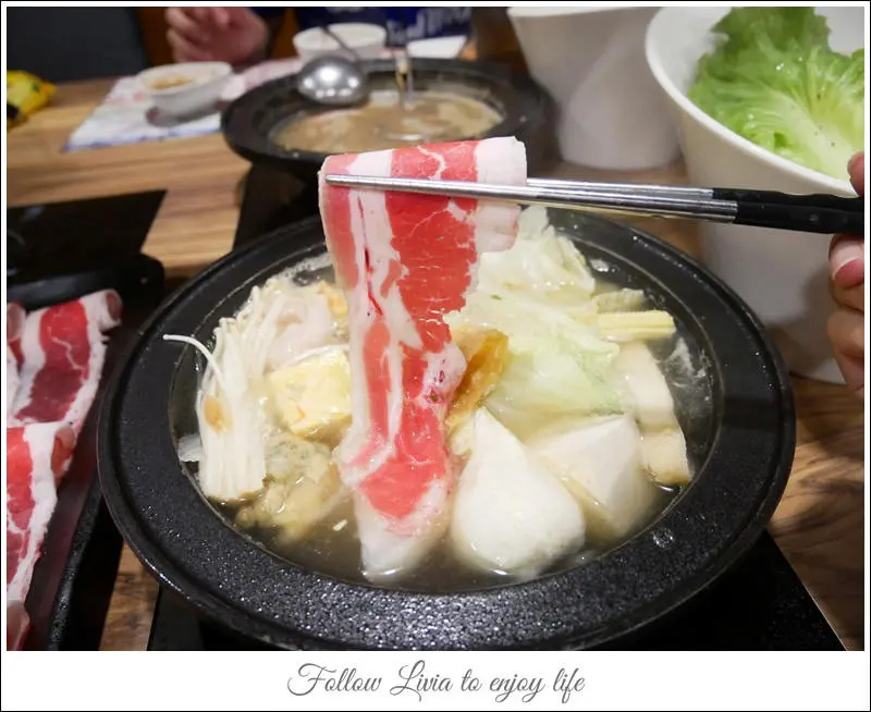 美食餐廳║新北新莊區 捷運丹鳳站站 石都府石頭火鍋達人 新莊火鍋 丹鳳站美食 不吃菜菜換肉肉 ❤跟著Livia享受人生❤