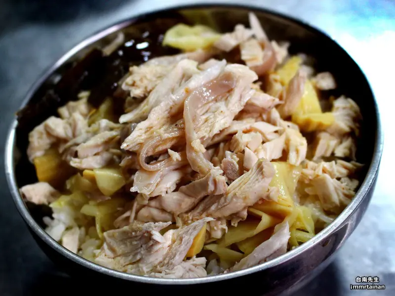 台南火雞肉飯／飄香20多年／在地人從小吃到大／內行老饕私藏口袋名單／料多實在CP值高／100元吃好吃滿