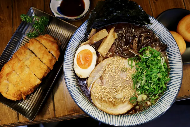 台北｜男子漢拉麵食堂(內湖737店) 免費加麵．平價日式拉麵推薦 - 奇奇一起玩樂趣