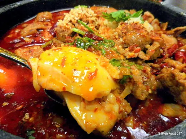 (胡同大媽 / 台北北投餐廳 / 合菜桌菜料理 / 家庭聚餐)「胡同大媽北投旗艦會館」--- 川味與中國各地風味料理，道道經典美味，用餐環境典雅舒適! 