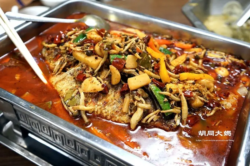 台北北投餐廳 ✿ 胡同大媽 DAMA Chinese Food ✿ 道地川湘菜融合中國各省小吃, 挑動舌尖上的味蕾 / 合菜桌菜料理 / 家庭聚餐宴客 / 夫妻肺片 / 世大運餐廳  推薦 (菜單/m