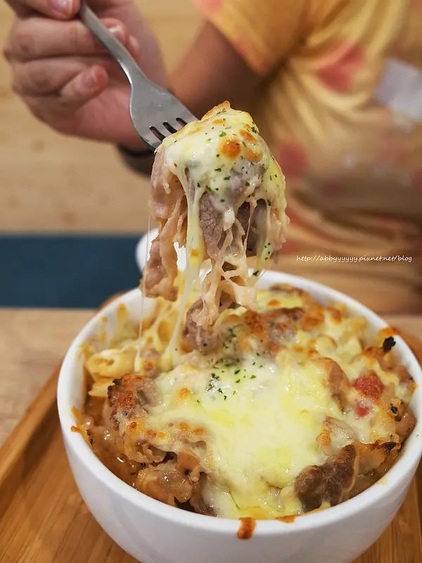 【新北．蘆洲】饗樂廚苑-美美花牆隨你拍、餐點超高CP值／大台北最超值不限時平價義大利麵燉飯