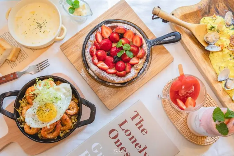 高雄新興｜戀家咖啡慢食手作教室-限定草莓季開跑了!不僅有多種草莓料理，還有極鮮海鮮料理