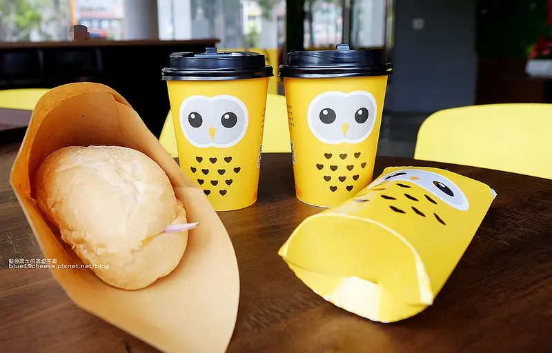 【台中南屯】貓頭鷹吐司brunch文心公園店-可愛療癒吉祥物黃色貓頭鷹.圓弧鷹巢植生牆建築外觀.吐司捲及潛艇堡為主.小樽福郎和春不荖新作.三商美邦總部大樓一樓.近星巴克和喜月月子中心.文心森林公園旁 