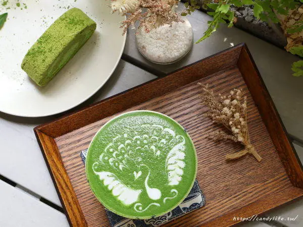 台中美食│Yasumi cafe〃咖啡拉花超強大！還有超好吃的麻糬鬆餅～        
      