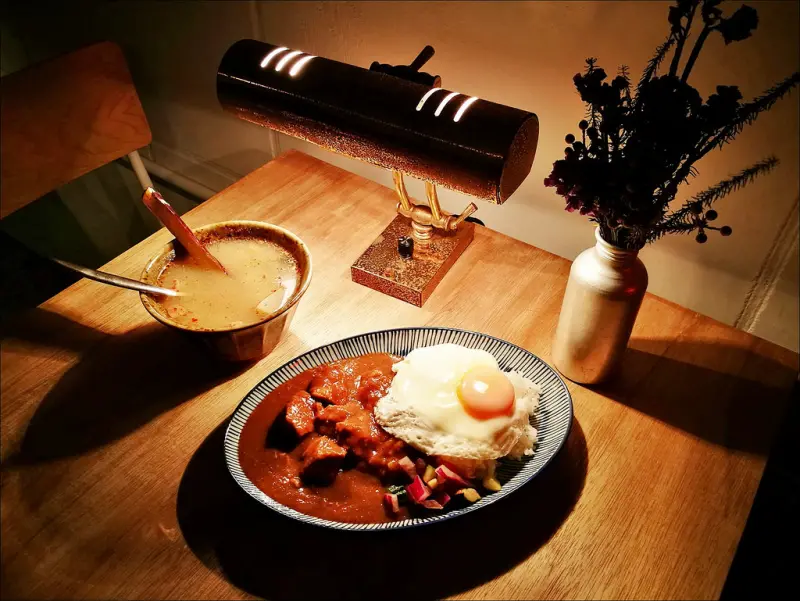 [台中] 小次男咖哩所 台中咖哩飯推薦 日式文青極簡風好低調