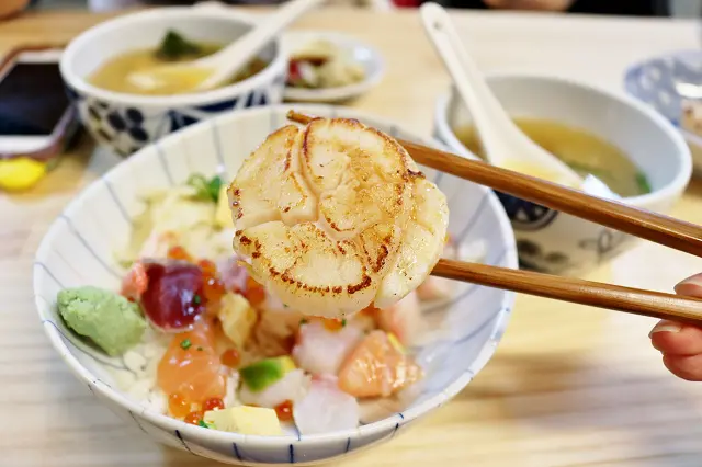 【台北美食】漁匠甘霖 生魚丼飯專賣(永樂市場)-迪化街美食．立吞壽司