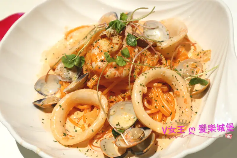 【中和美食】Gusta Pasta 古斯塔義大利麵 ~ 遠東世紀廣場上班族必吃之地，料多味美，CP值高，愛吃義大利麵的你，一定不能錯過他 !!