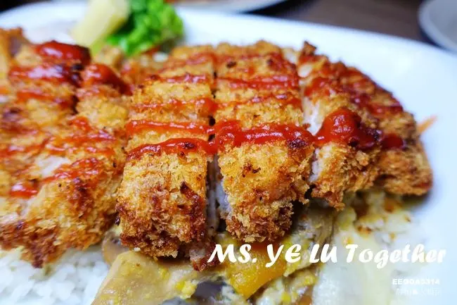 新莊美食 ▶ MS. YE LU Together ▶ 新莊平價、大份量義大利麵、燉飯、手搖飲 超人氣海陸組合雙鍋 吃鍋配牛排雙重享受 內有菜單