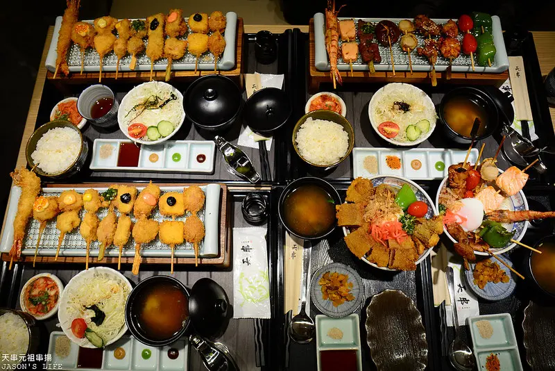 【台中｜美食】中友百貨美食街推薦，九種不同食材炸物，丼飯則有溫泉蛋加持，喜歡吃肉有炸牛排丼。天串元祖串揚